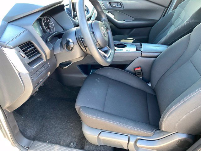 Used 2024 Nissan Rogue S FWD image 10