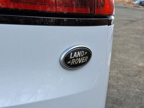 Used 2023 Land Rover Range Rover Sport SE image 28