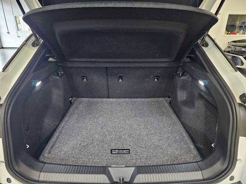 Used 2025 Volkswagen ID.4 Pro AWD/4WD image 15