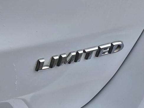 Used 2019 Jeep Grand Cherokee Limited w/ Luxury Group II RWD image 33