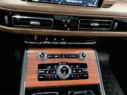 Used 2023 Lincoln Aviator Reserve w/ Elements Package Plus image 27