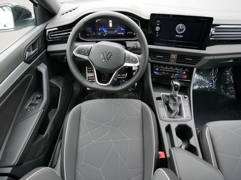 New 2025 Volkswagen Jetta Sport image 9