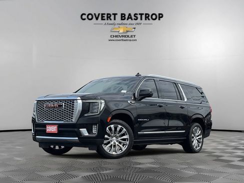 Used 2022 GMC Yukon XL Denali image 1