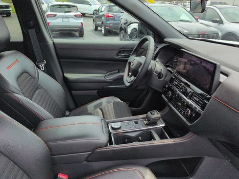 Used 2026 Nissan Pathfinder Rock Creek w/ Rock Creek Premium Package AWD/4WD image 10