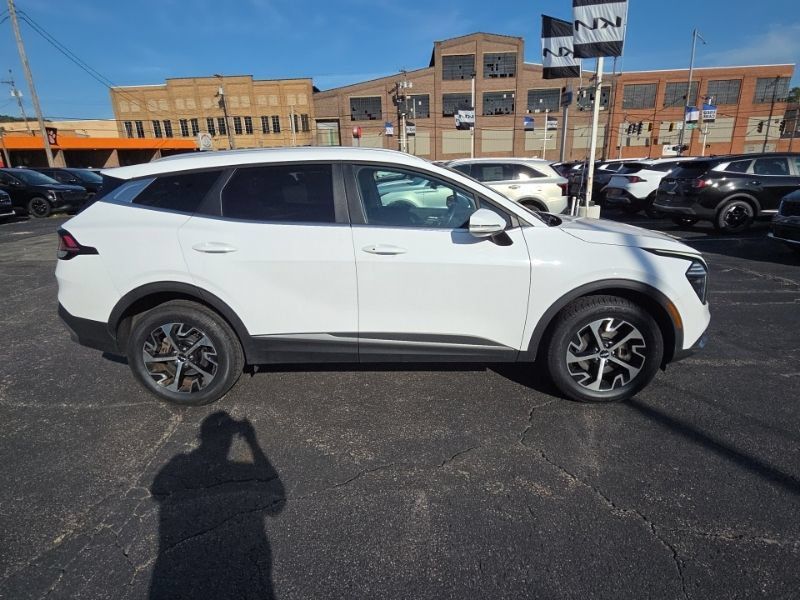 Used 2024 Kia Sportage EX AWD/4WD image 8