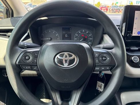 Used 2025 Toyota Corolla LE FWD image 21