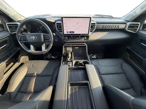Used 2024 Toyota Tundra Limited AWD/4WD image 12