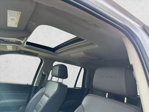 Used 2019 GMC Yukon Denali w/ Denali Ultimate Package image 11