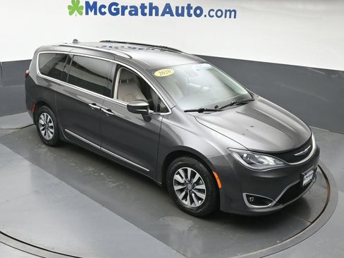 Used 2020 Chrysler Pacifica Touring-L Plus w/ Advanced Safetytec Group FWD image 3