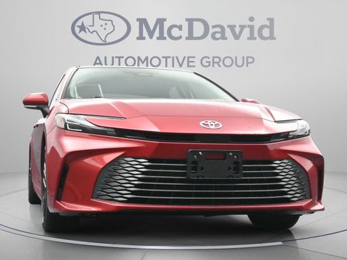 Used 2025 Toyota Camry XLE w/ Premium Package FWD image 26