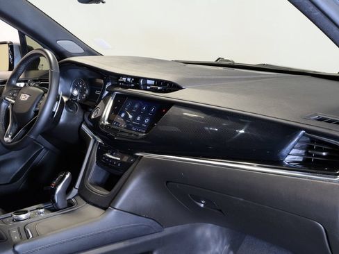 Used 2022 Cadillac XT6 Sport w/ Technology Package AWD/4WD image 34