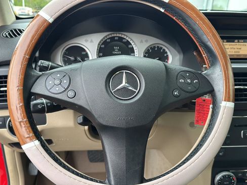 Used 2011 Mercedes-Benz GLK 350 4MATIC image 17