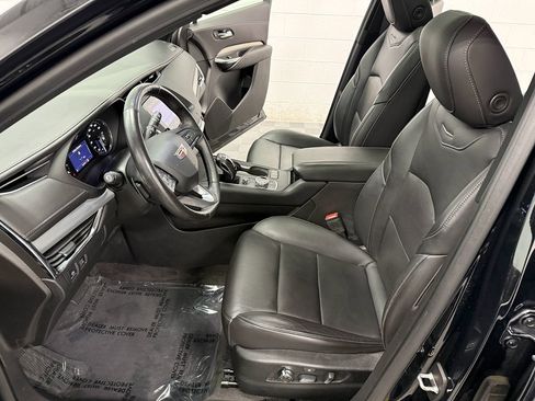 Used 2019 Cadillac XT4 Premium Luxury image 10