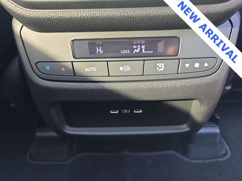 Used 2025 Honda Pilot Touring image 43