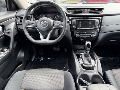 Used 2019 Nissan Rogue SV w/ Premium Package image 15