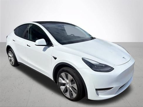 Used 2023 Tesla Model Y Long Range AWD/4WD image 4