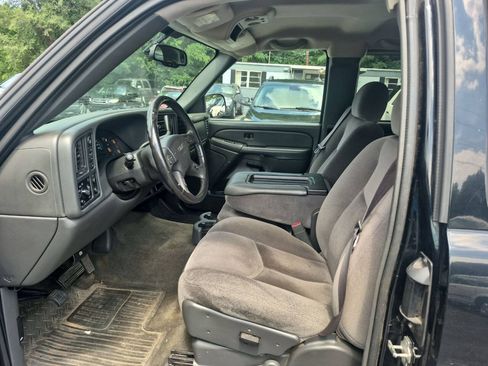 Used 2005 GMC Sierra 1500 SLE w/ Light Duty Power Package AWD/4WD image 5