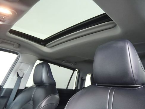 Used 2022 Toyota Highlander XLE image 12