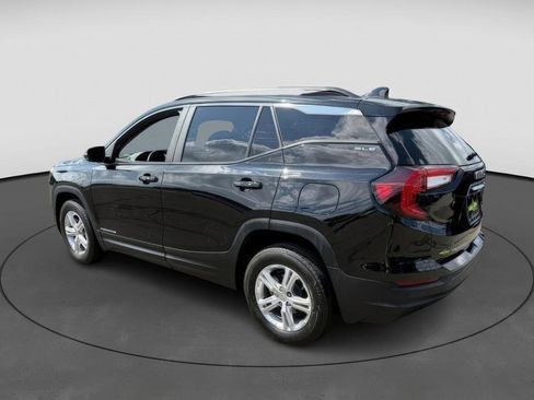 Certified 2022 GMC Terrain SLE w/ Driver Convenience Package image 9