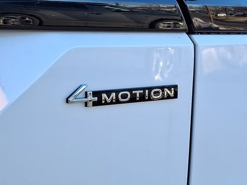 Used 2024 Volkswagen Atlas Peak Edition SEL image 31