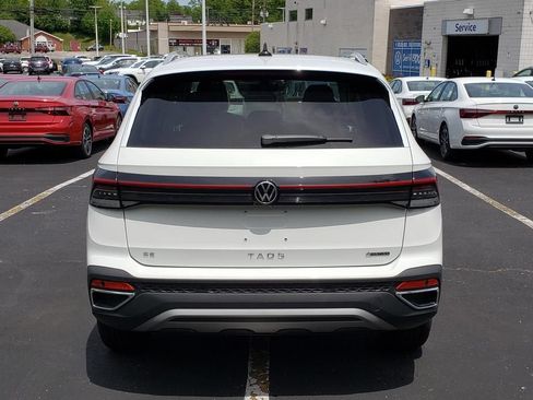 New 2026 Volkswagen Taos SE AWD/4WD image 4