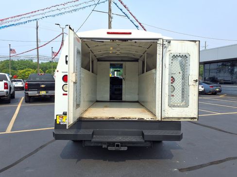 Used 2015 Ford E-350 and Econoline 350 Super Duty w/ Power Windows & Locks Group RWD image 22