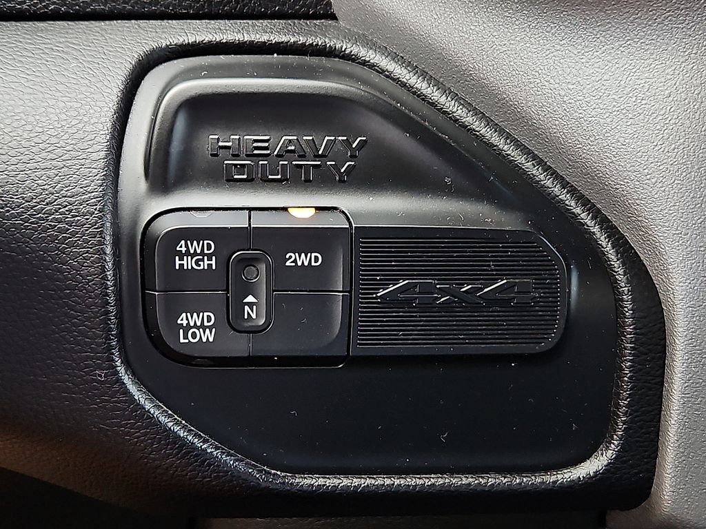Used 2024 RAM 3500 Big Horn AWD/4WD image 27