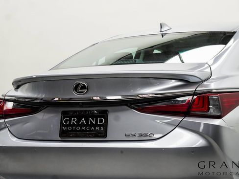 Used 2022 Lexus ES 350 w/ Premium Package image 13