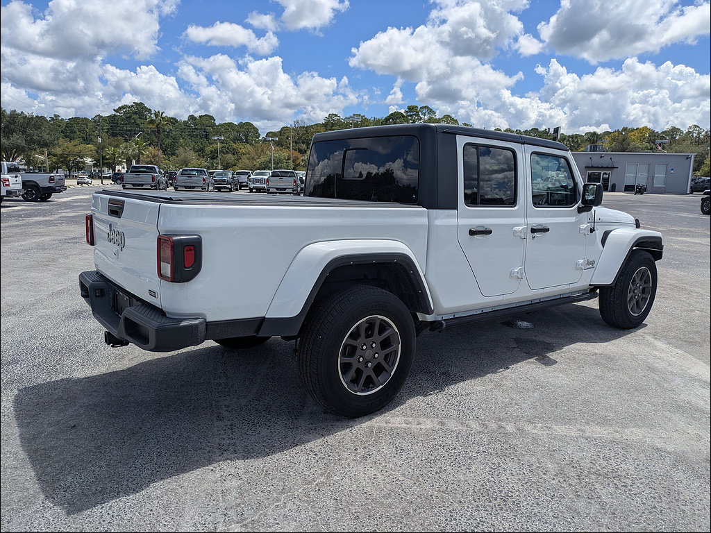 Used 2022 Jeep Gladiator Overland w/ Popular Equipment Package AWD/4WD image 5