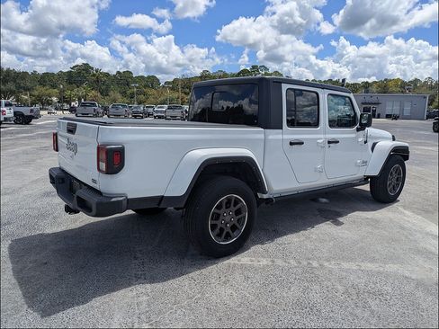 Used 2022 Jeep Gladiator Overland w/ Popular Equipment Package AWD/4WD image 5