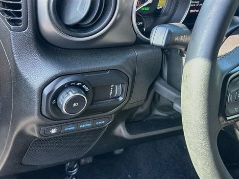 Certified 2023 Jeep Wrangler Unlimited w/ Sun & Screen Package AWD/4WD image 11