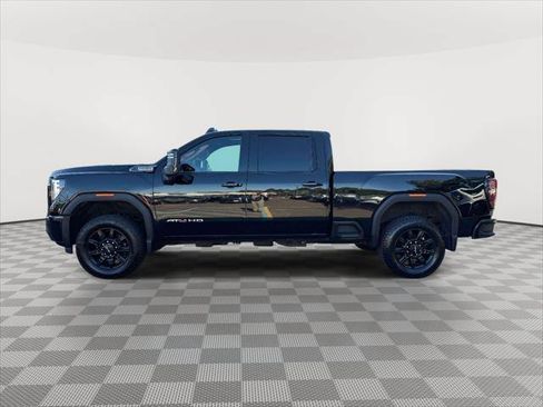 Used 2025 GMC Sierra 2500 AT4 AWD/4WD image 4