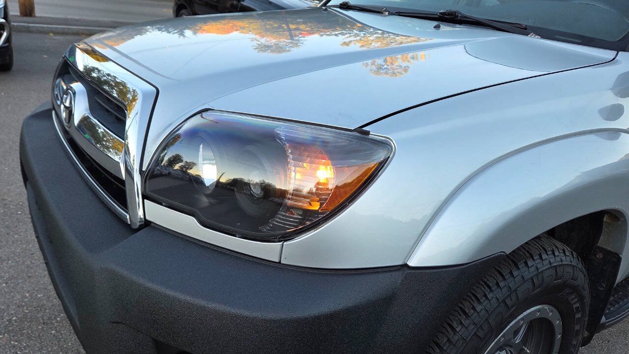 Used 2007 Toyota 4Runner SR5 AWD/4WD image 24