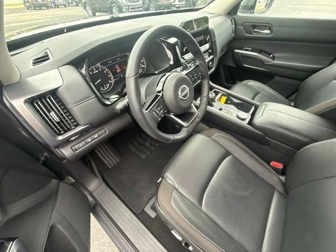 Used 2024 Nissan Pathfinder SL AWD/4WD image 24