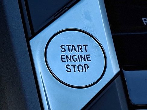 Used 2023 BMW 230i Coupe w/ Premium Package image 25