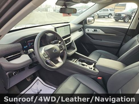 Used 2025 Ford Explorer Active w/ Active Comfort Package image 12