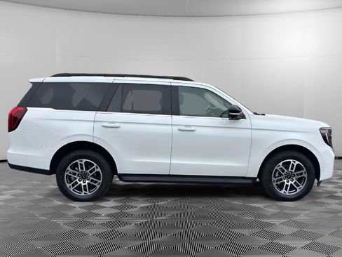 Used 2025 Ford Expedition Active image 6