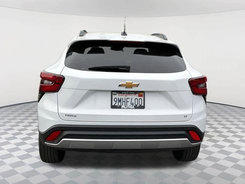 Used 2024 Chevrolet Trax LT w/ Driver Confidence Package image 6