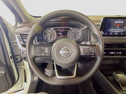 Used 2023 Nissan Rogue SV FWD image 13