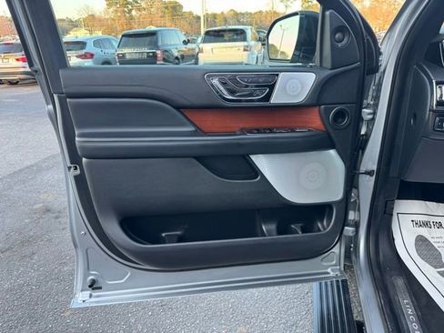 Used 2020 Lincoln Navigator L Reserve w/ Luxury Package AWD/4WD image 16