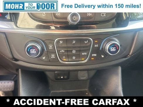 Used 2018 Chevrolet Traverse LT image 21