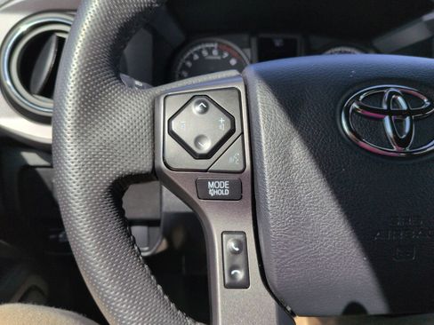 Used 2023 Toyota Tacoma TRD Off-Road w/ Technology Package AWD/4WD image 17