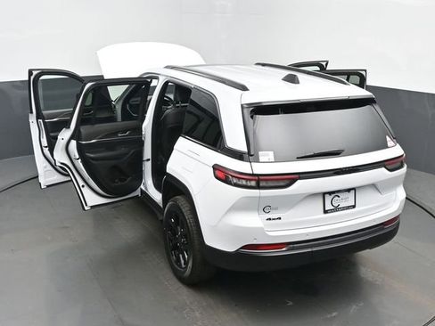 New 2026 Jeep Grand Cherokee Laredo image 64