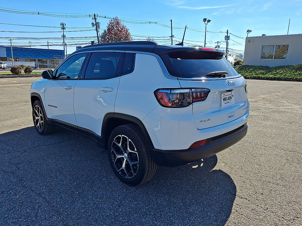 Used 2024 Jeep Compass Limited w/ Sun and Sound Group AWD/4WD image 8