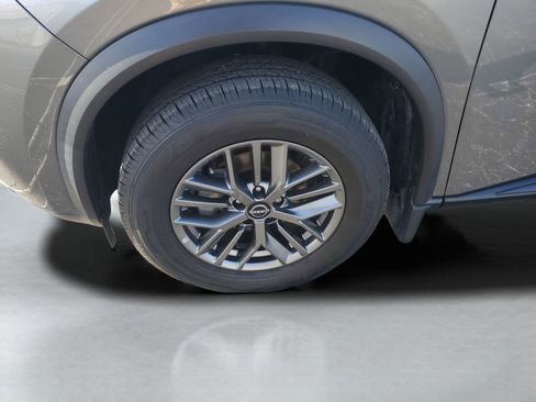 Used 2023 Nissan Rogue S image 10