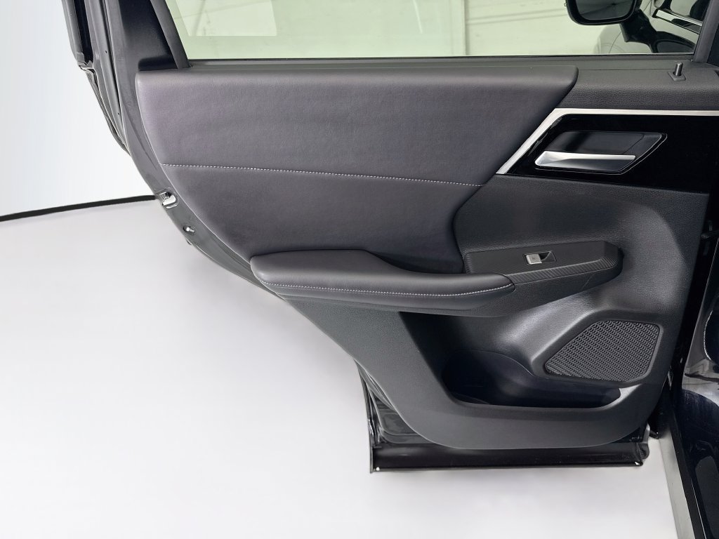 Used 2024 Mitsubishi Outlander SE FWD image 25
