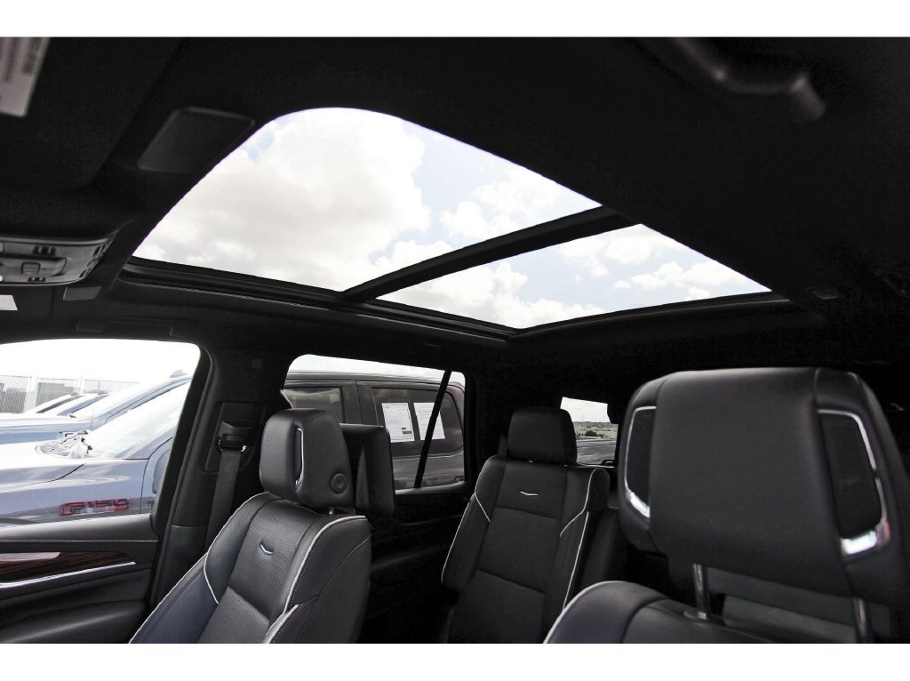 Used 2024 Cadillac Escalade Premium Luxury RWD image 29