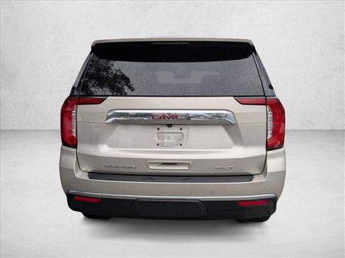 Used 2024 GMC Yukon SLT w/ SLT Luxury Package image 6