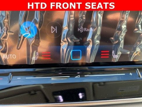 New 2025 Volkswagen Tiguan SE w/ Panoramic Sunroof Package image 3