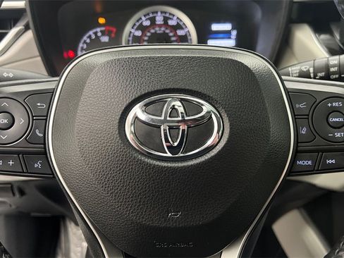 Certified 2022 Toyota Corolla Cross LE image 17
